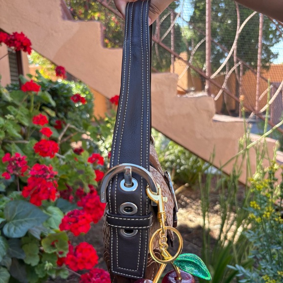 Y2K Vintage Brown Buckle Coach Shoulder Purse - Picture 3 of 10